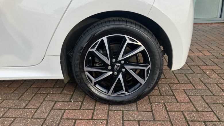 Toyota Yaris 1.5 Hybrid Design 5dr CVT Hybrid Hatchback